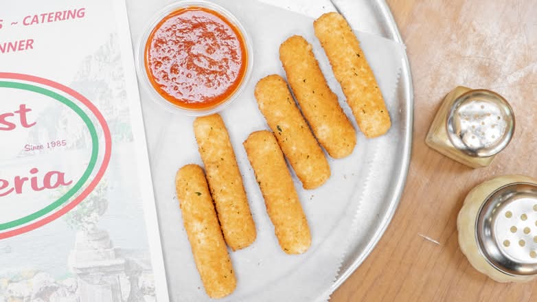 Mozzarella Sticks & Sauce