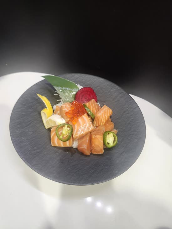 Salmon Zuke Don