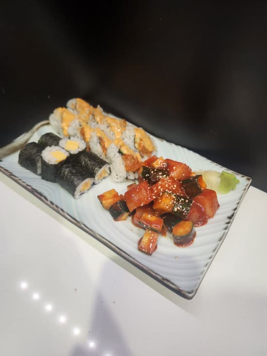 Spicy Tuna Sashimi Combo
