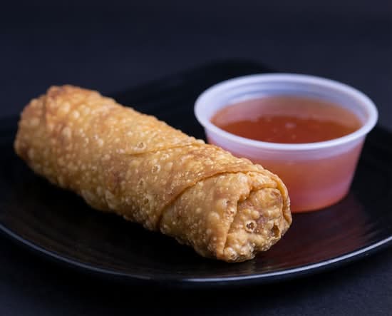 Single Egg Roll (1 pc)