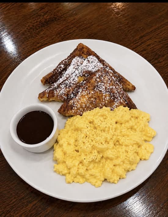 French Toast w/ Eggs
