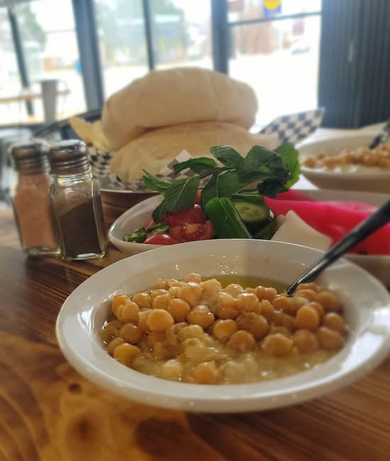 Musabbaha with Bread and Veggie Plate