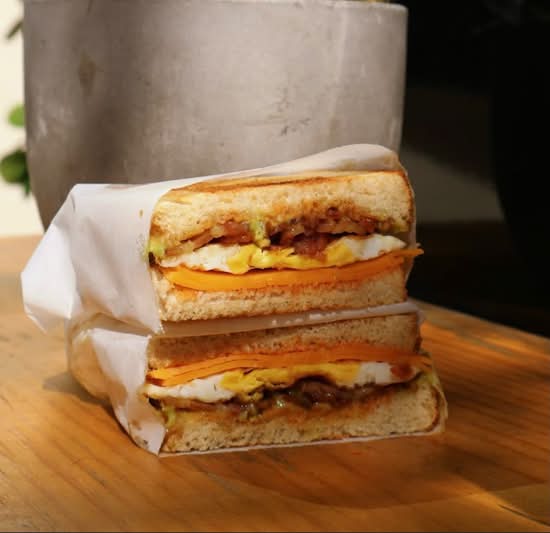 AVOCADO SUNRISE SANDWICH