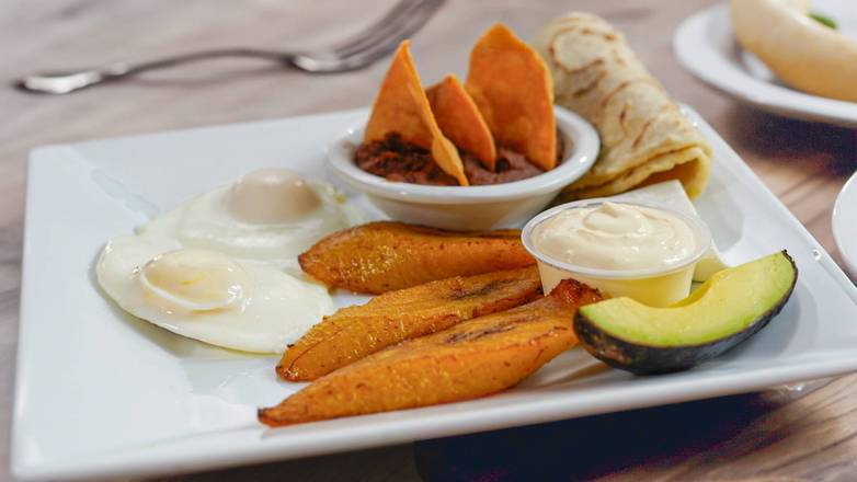 Desayuno Sencillo (Breakfast)