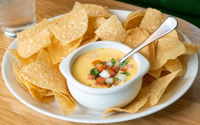 Chips & Queso
