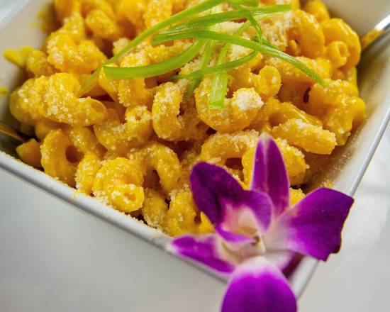White Mac N' Cheese