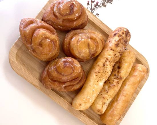 Mini Cinnamon Rolls & Sticks (6 pcs)