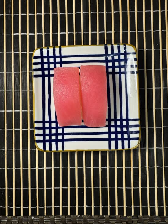 Tuna Sushi 2pc