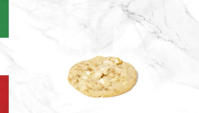 White Chocolate Macadamia Nut Cookie