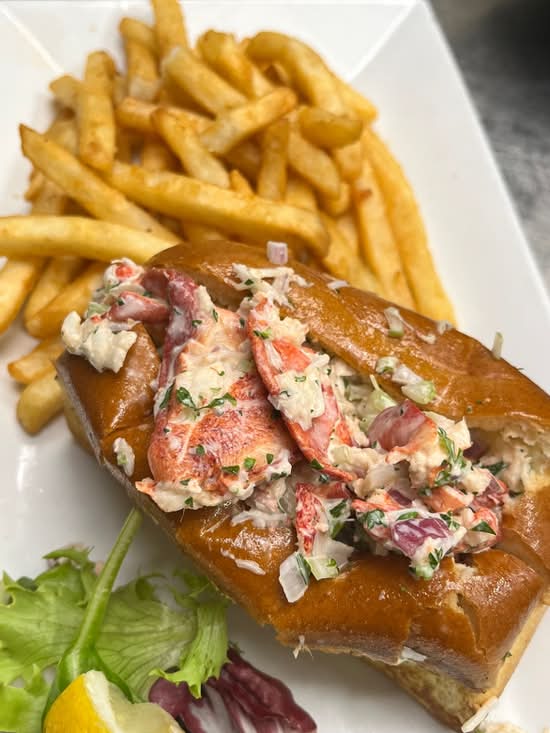 Fresh Lobster Roll