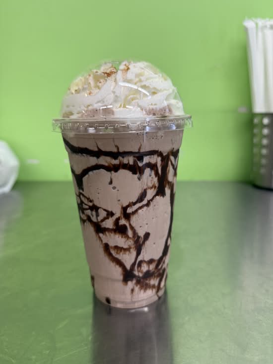 Signature Shake (Medium) (16 Oz)