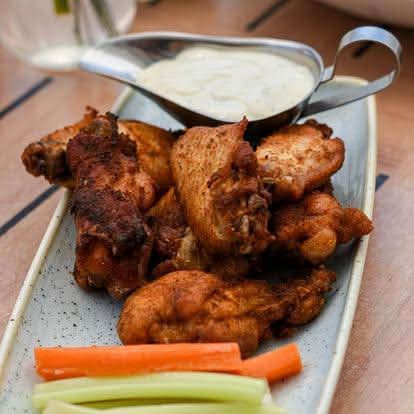 GIANNUZZA'S WINGS