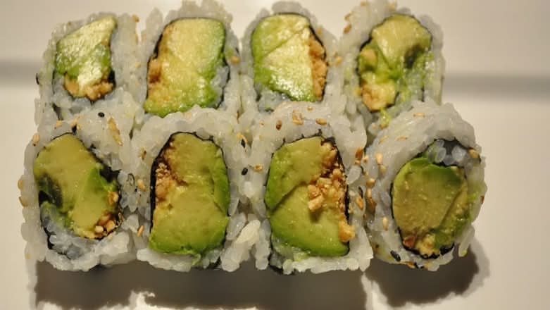 Avocado Roll (6 Pcs)