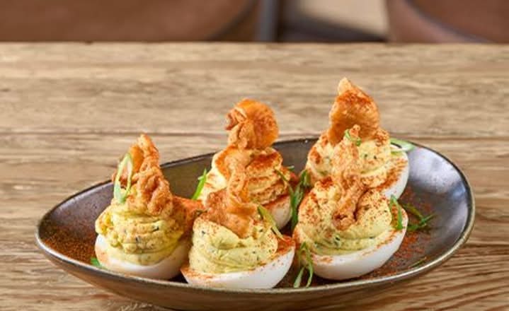 CRACKLIN’ DEVILED EGGS