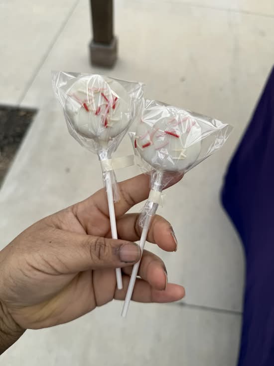Vanilla Bean Cake Pop
