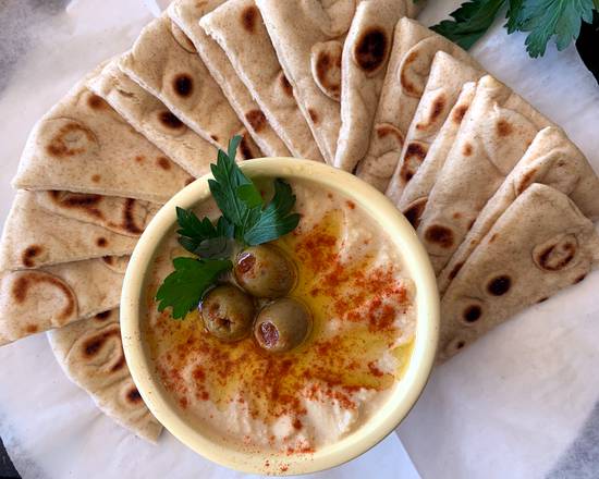 Hummus with Pita Wedges