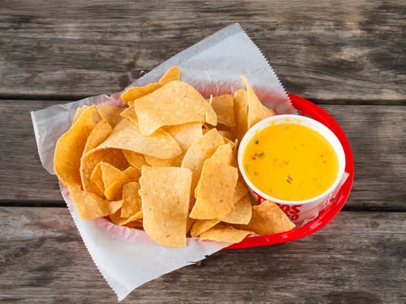 Chips & Classic Queso