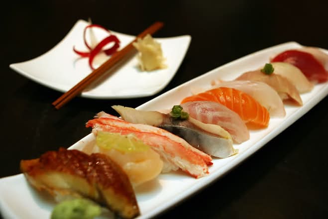 (L) Sushi Combination