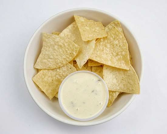 Chips With Queso⭐