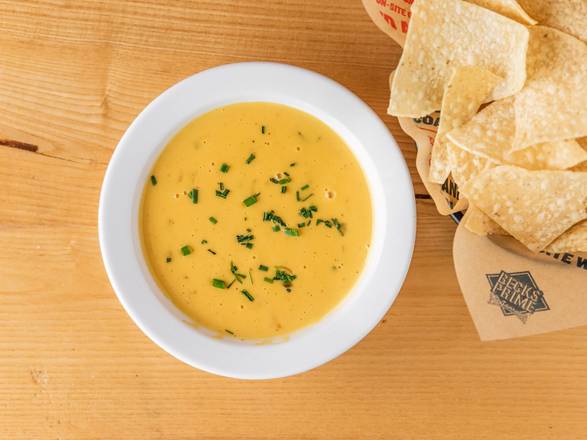 Chips & Queso