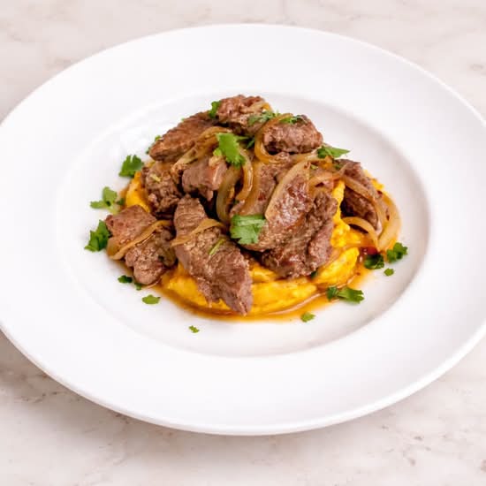 Mofongo Relleno de  Bistec en Salsa Setas