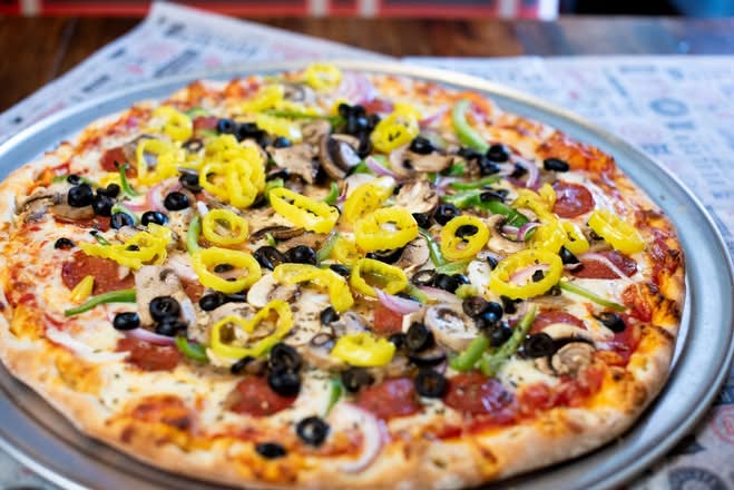16" Supreme Pizza