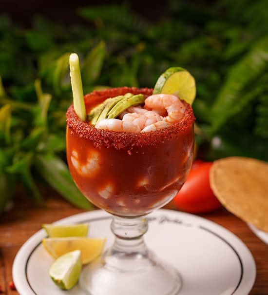 Combo Coca-Cola: Coctel De Camaron Grande + Bebida