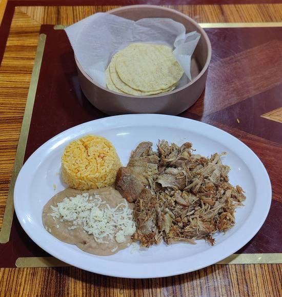 Carnitas Dinner