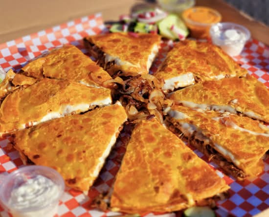 Pizza Birria (2 Slices or Whole Pizza)