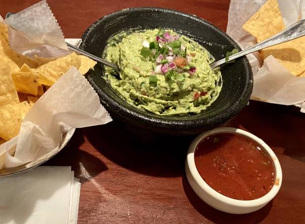 Fresh Table Side Guacamole