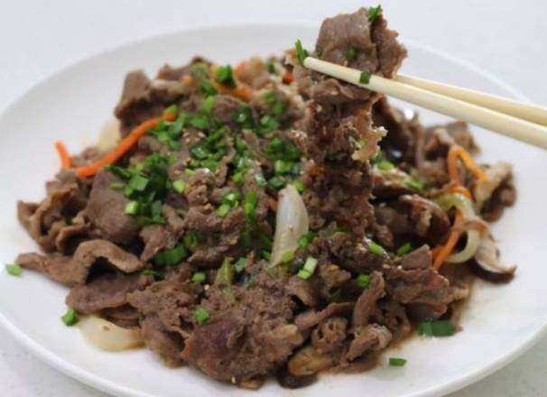 2. 소불고기 / Stir-fried Marinated Thin Sliced Beef