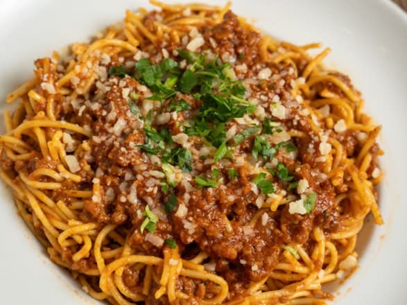 Spaghetti Bolognese Catering 13x23