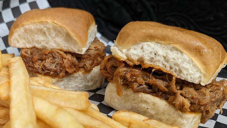 6 BBQ Pulled Pork Sliders