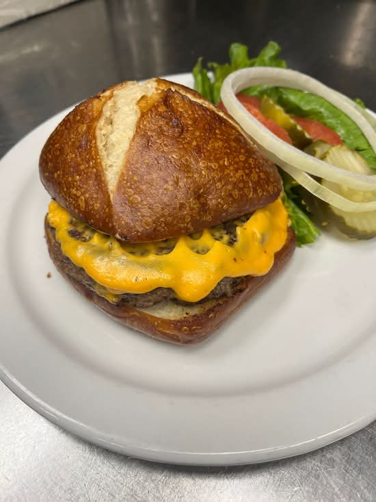 Pub Cheddar Burger