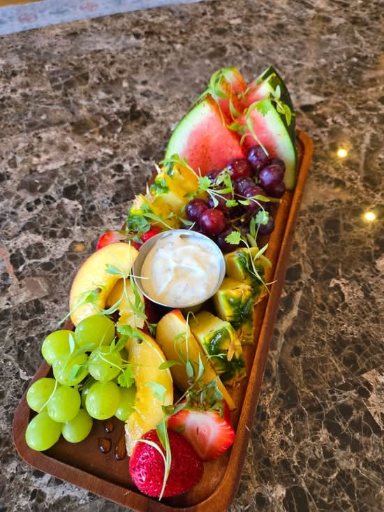 Red, White & Berry Platter