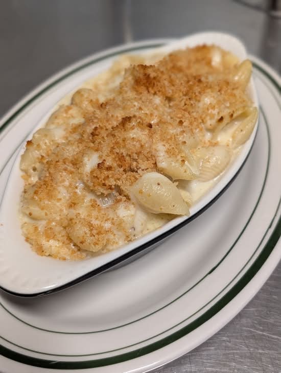 Baked Mac + Cheese (V)