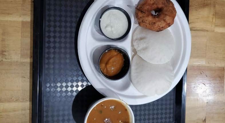 Idli-vada Combo