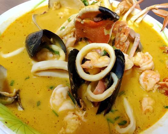 SOPA MARINERA / Seafood Soup
