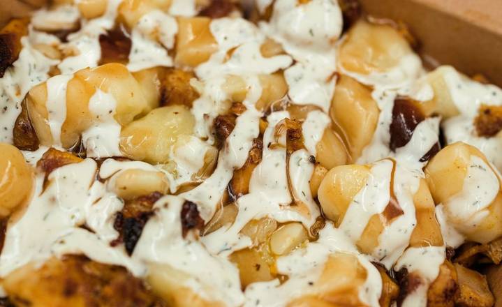 Small Chickeyaoun Shawarma Poutine