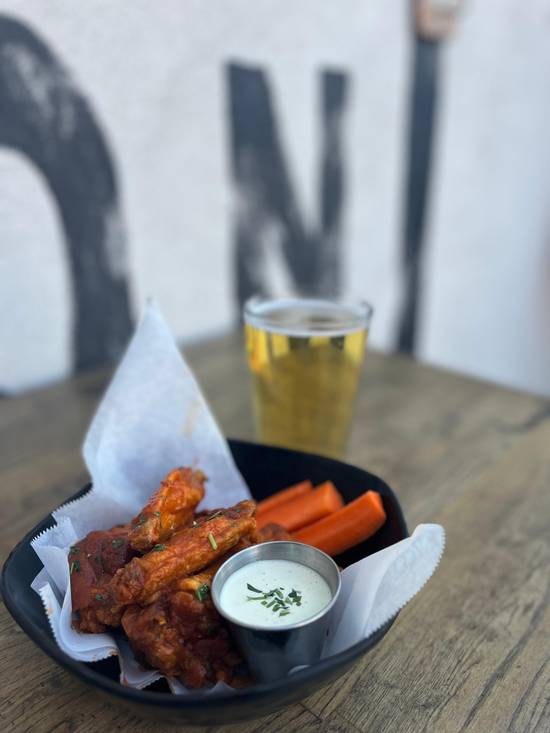 6 WINGS