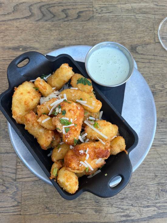 FRIED CHEESE CURDS