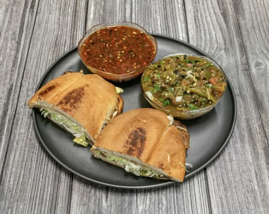 Torta De Carnitas