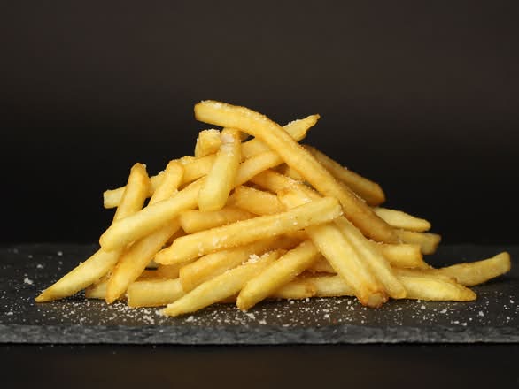 SHOESTRING FRIES - MEDIUM.