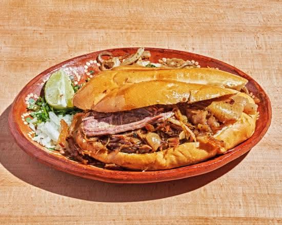 Torta de Carnitas