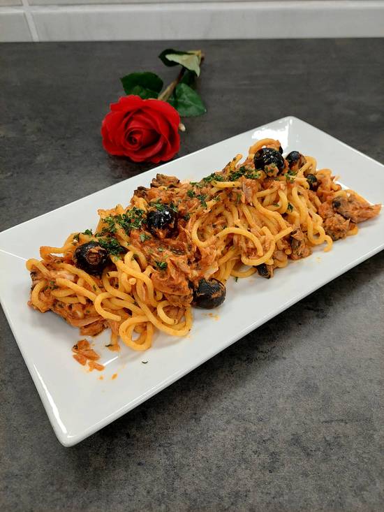 Spaghetti Tonno e Olive
