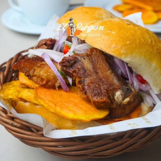 Pan con Chicharron