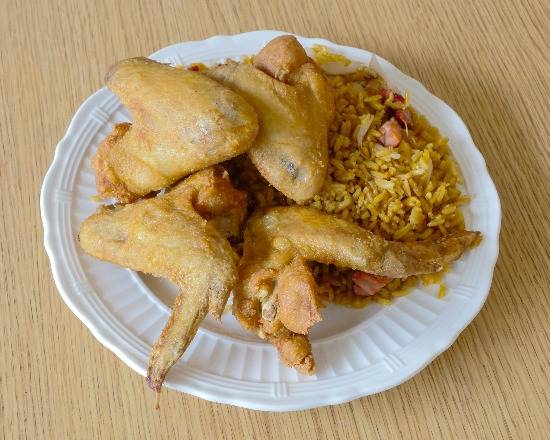 Fried Chicken Wings (Four Pieces)