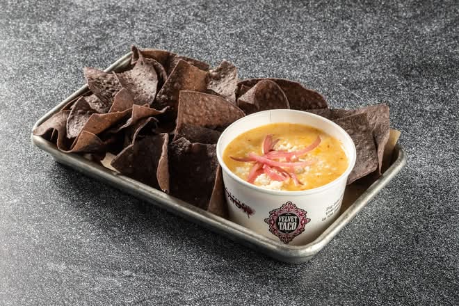 Red curry coconut queso (GF) ** †