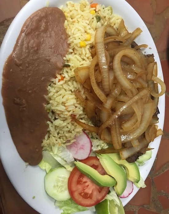 Liver & Onions / Higado Encebollado
