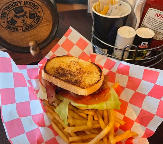 BACON, LETTUCE & TOMATO (BLT)